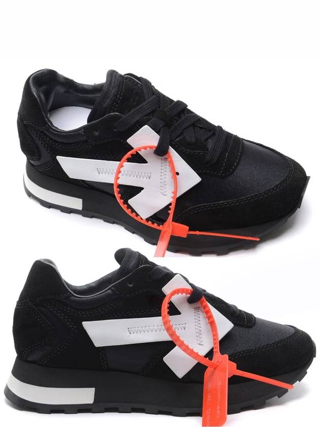 Women's Contrast Arrow Low Top Sneakers Black - OFF WHITE - BALAAN.