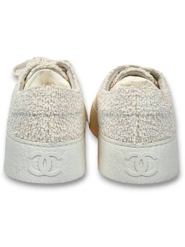 Tweed gold brooch sneakers - CHANEL - BALAAN 6