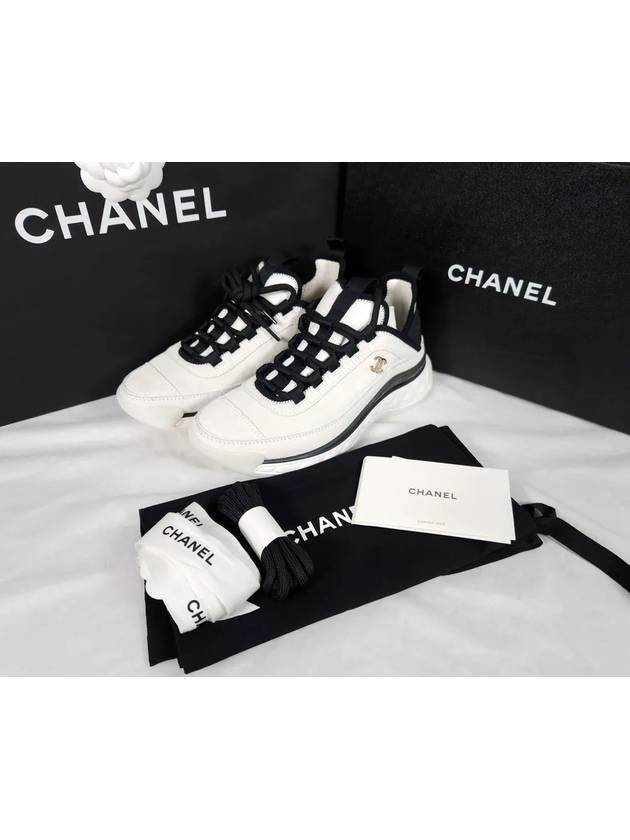 Logo Mixed Fibers Suede Low Top Sneakers White - CHANEL - BALAAN 6