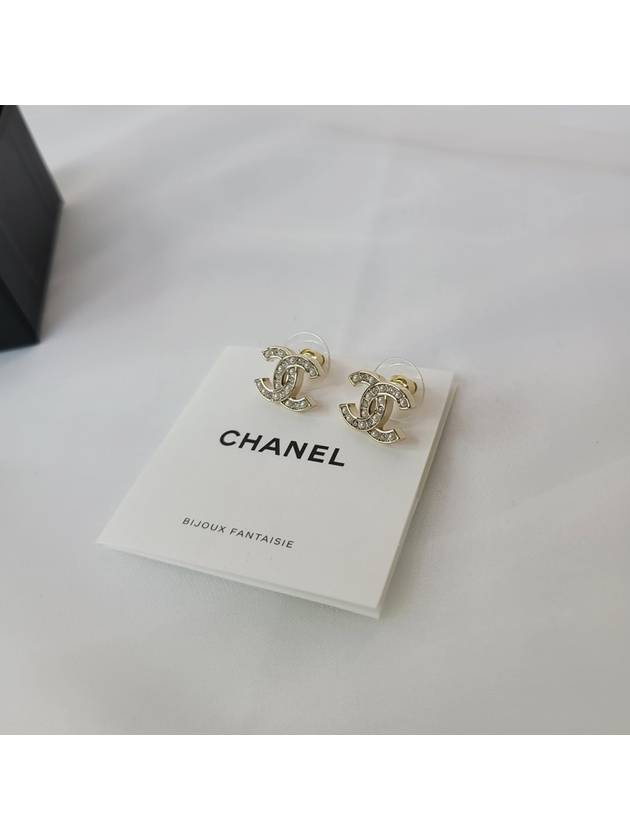 Women's CC Logo Pearl Crystal Stud Earrings Gold - CHANEL - BALAAN 6