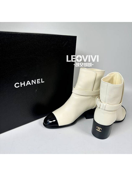 CC logo twotone buckle leather white ankle boots short boots 365 G38067 - CHANEL - BALAAN 1