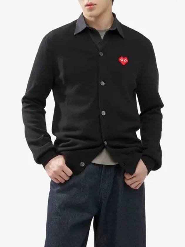 Men's Red Heart Wappen Wool Cardigan Black - COMME DES GARCONS PLAY - BALAAN 2