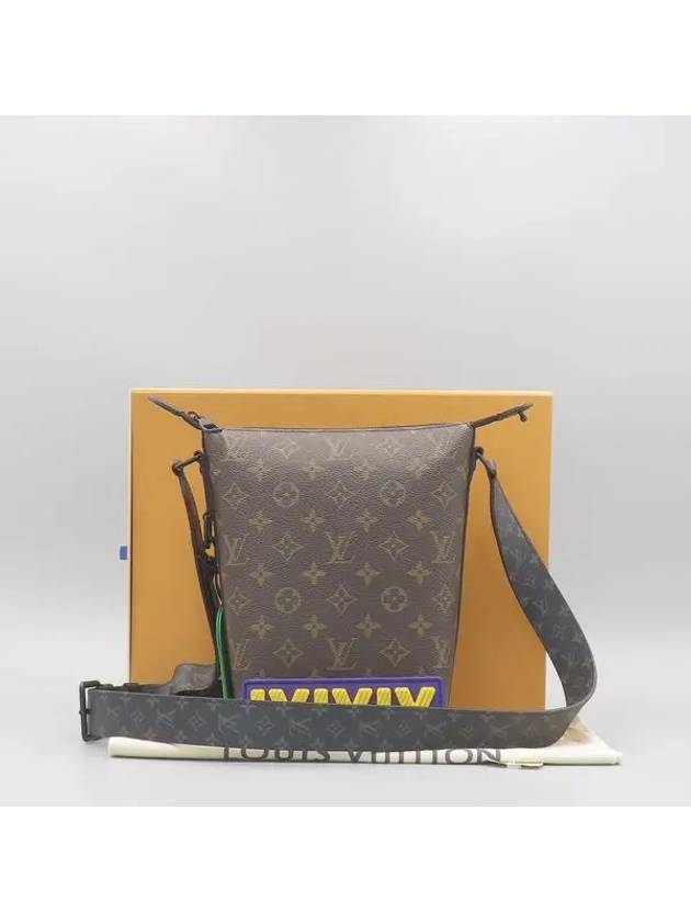 M57966 Crossbody Bag - LOUIS VUITTON - BALAAN 1