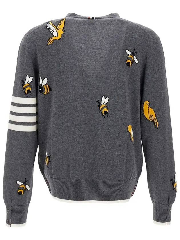 Men's Merino Bird Bee 4 Bar V-Neck Merino Cotton Cardigan Medium Grey - THOM BROWNE - BALAAN 3