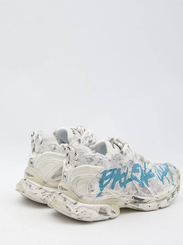 Runner Graffiti Low Top Sneakers White - BALENCIAGA - BALAAN 4