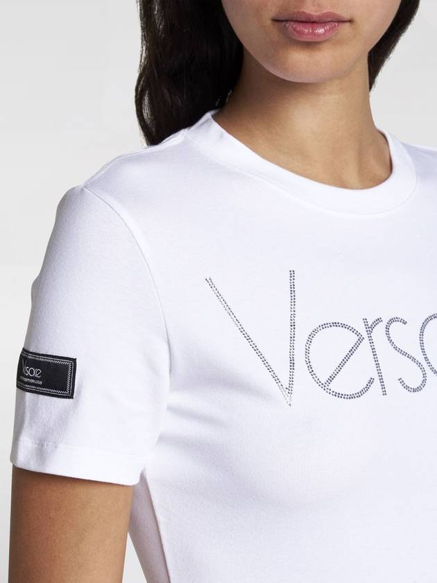 T-shirt Versace in jersey di cotone con logo in strass - VERSACE - BALAAN 3