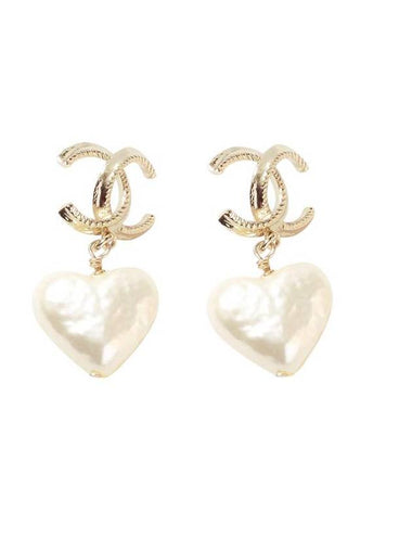 CC Logo Heart Pearl Earrings Gold White - CHANEL - BALAAN 1