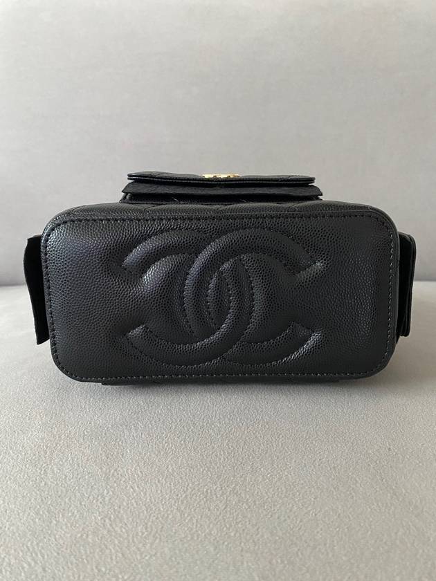 Chain Cosmetic Case Grained Shiny Calfskin Gold Metal Black - CHANEL - BALAAN 8