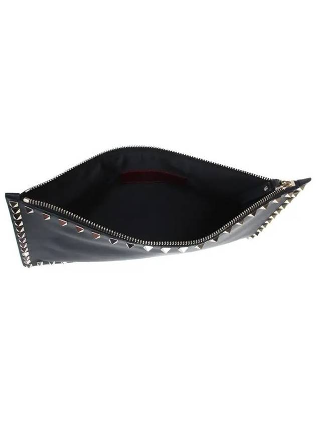 Rockstud Leather Clutch Bag Black - VALENTINO - BALAAN 7