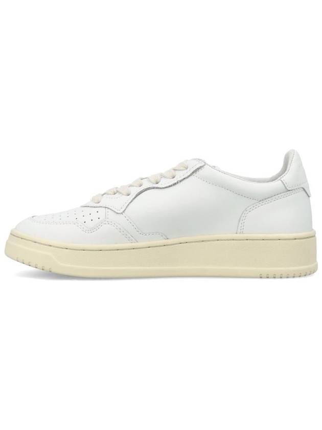 Autry Medalist Low Woman Sneakers - AUTRY - BALAAN 3