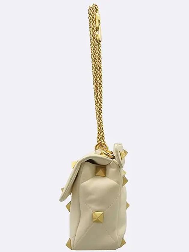 2W2B0I60BSF Ivory leather gold Roman stud Garavani L size tote bag shoulder strap - VALENTINO - BALAAN 3