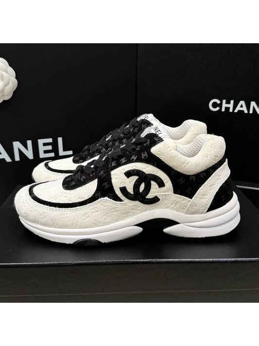 Women's Cruise Sneakers Full Logo Calfskin White - CHANEL - BALAAN 1