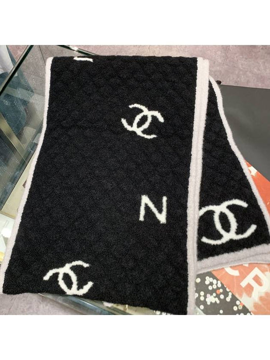 Muffler cashmere knitted reversible CC logo pattern black white - CHANEL - BALAAN 2