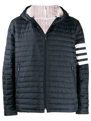 MJD022X diagonal armband hood lightweight down padding 2158426 6 18160598 271819 1004525 - THOM BROWNE - BALAAN 1