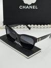 CC logo sunglasses triple pearl Asian fit black gold A71494 - CHANEL - BALAAN 2