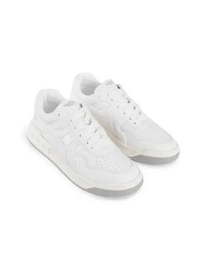 Stud Low Top Sneakers White - VALENTINO - BALAAN 2