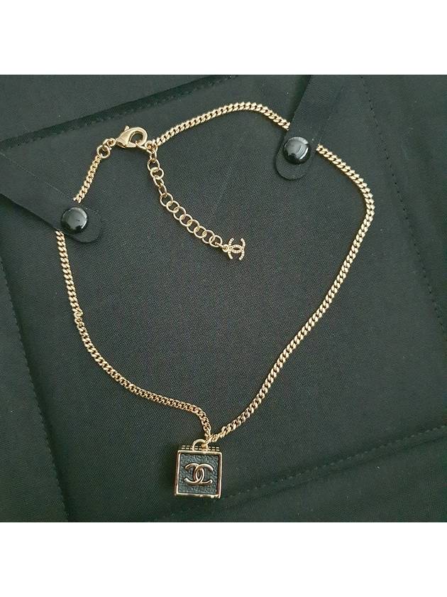 Square CC logo gold metal necklace - CHANEL - BALAAN 2