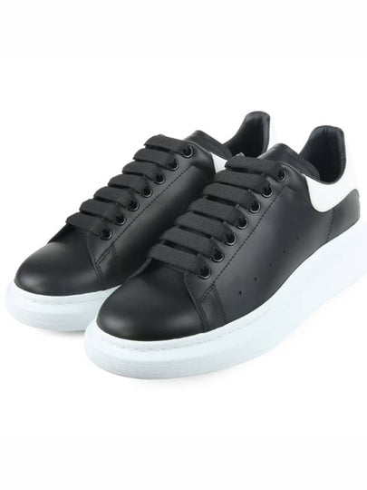 Oversized Leather Tab Low Top Sneakers Black - ALEXANDER MCQUEEN - BALAAN 2