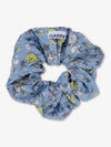 Crinkle satin scrunchie dusty blue A6299766 - GANNI - BALAAN 1