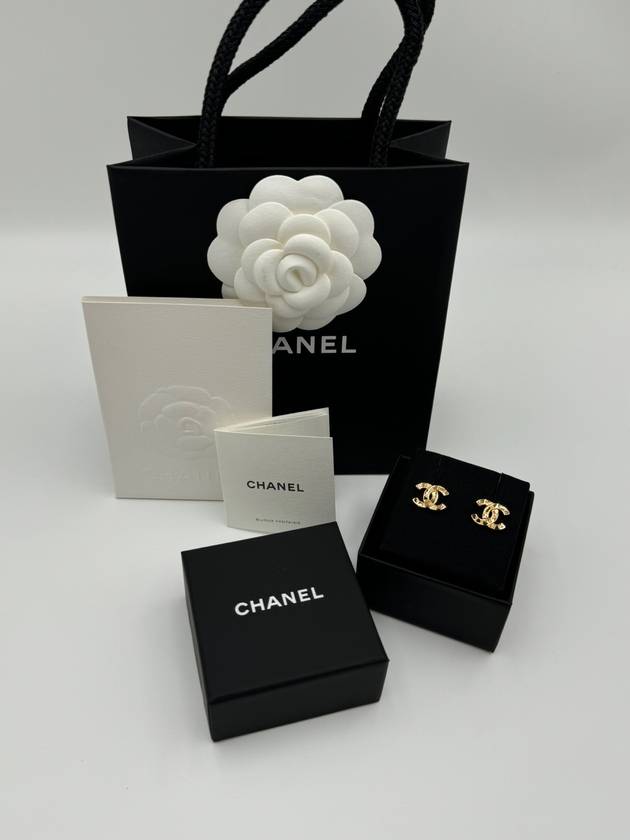 CC logo pre collection earrings gold AB4451 - CHANEL - BALAAN 7