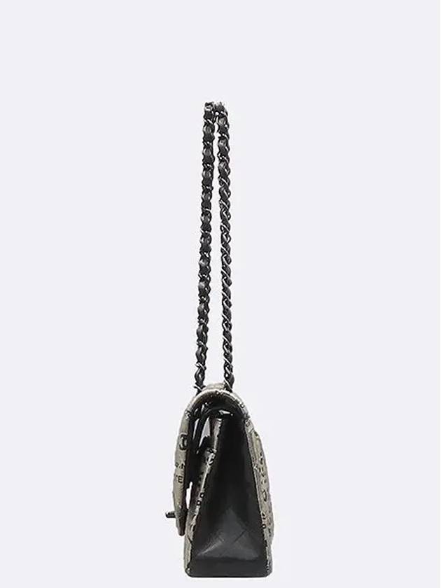 A01112 NEWSPAPER pattern black chain flap shoulder bag - CHANEL - BALAAN 3