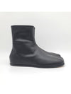 Tabi Flat Ankle Boots Black - MAISON MARGIELA - BALAAN.