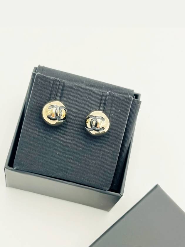 Earrings round ball CC logo gold - CHANEL - BALAAN 3