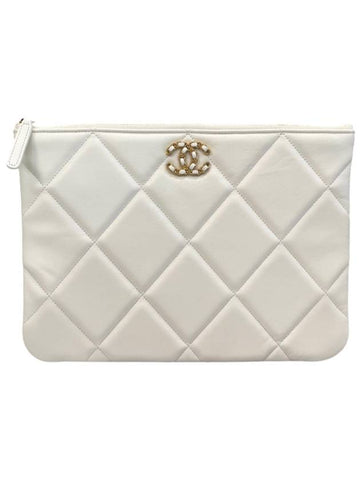 19 Lambskin medium clutch bag white - CHANEL - BALAAN 1