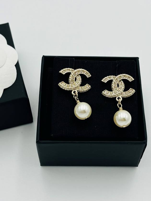 CC Metal Logo Pearl Earrings Gold - CHANEL - BALAAN 5