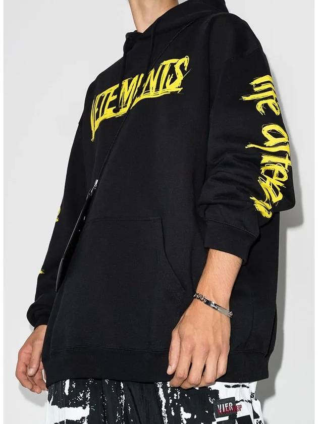 World Back Logo Printing Hoodie Black - VETEMENTS - BALAAN 4