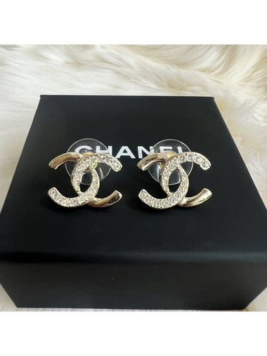 Crystal CC logo earrings gold ABC547 - CHANEL - BALAAN 1