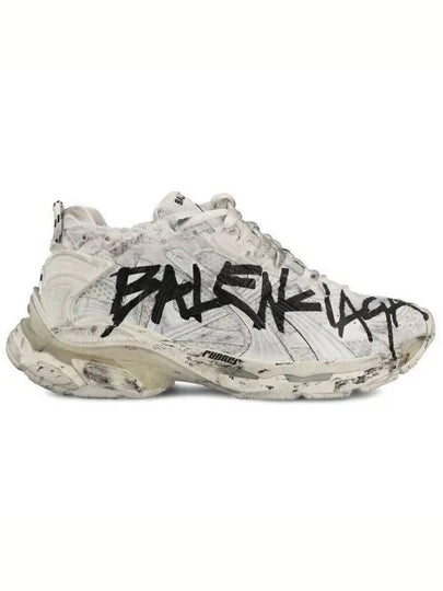 Runner Graffiti Low Top Sneakers White - BALENCIAGA - BALAAN 2