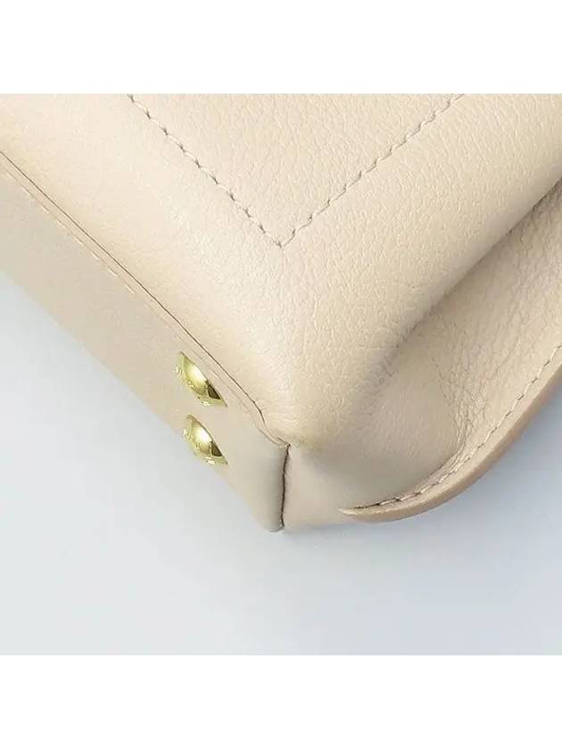 M21052 Beige Leather Lock Me Ever LV Mini Handbag Shoulder Strap 2WAY - LOUIS VUITTON - BALAAN 6