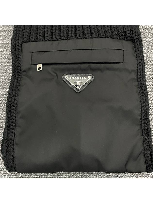 triangle logo zipper pocket muffler black - PRADA - BALAAN.