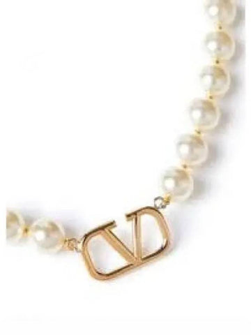 24 4W0J0P13 UXM 0O3 4W2J0P13 Metal Swarovski Pearl V Logo Signature Necklace 1279350 - VALENTINO - BALAAN 1