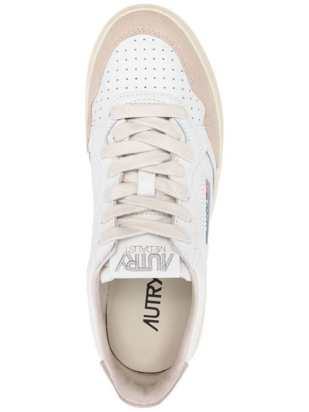 Women's Medalist Leather Low Top Sneakers White Beige - AUTRY - BALAAN 3