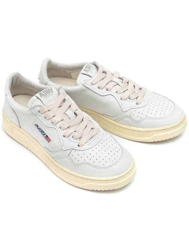 Medalist Leather Low Top Sneakers White - AUTRY - BALAAN 3