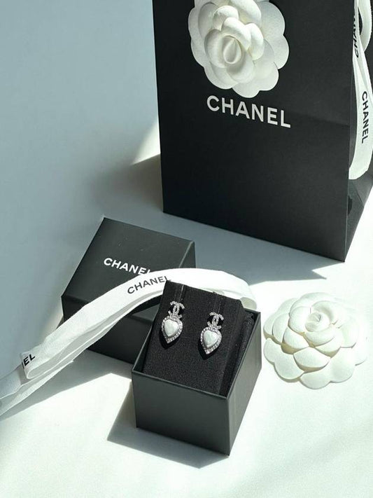 23B CC logo earrings pearl heart silver stud earrings - CHANEL - BALAAN 1