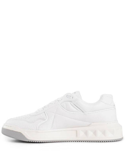 Stud Low Top Sneakers White - VALENTINO - BALAAN 2