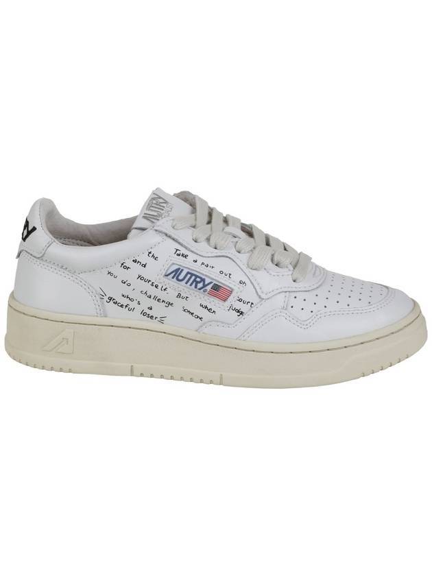 Women's Medalist Wrinkle Low Top Sneakers White - AUTRY - BALAAN 1