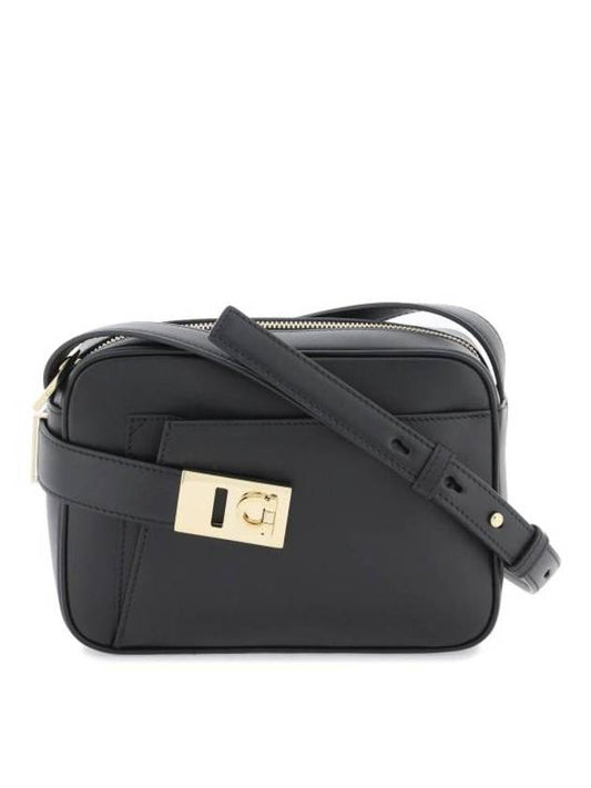 Calfskin Leather Camera Shoulder Bag Black - SALVATORE FERRAGAMO - BALAAN 1