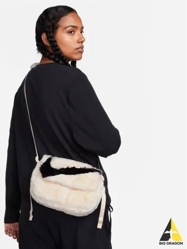 Women s Sportswear Futura 365 Faux Fur Crossbody 838 - NIKE - BALAAN 1