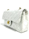 Lambskin classic medium shoulder bag - CHANEL - BALAAN 3