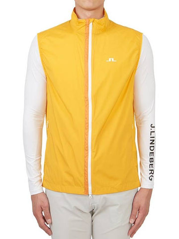 Ash Light Packable Vest Citrus - J.LINDEBERG - BALAAN 1