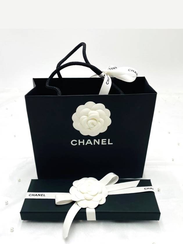 CC Logo Pearl Twilly Silk Scarf AA1208 - CHANEL - BALAAN 7