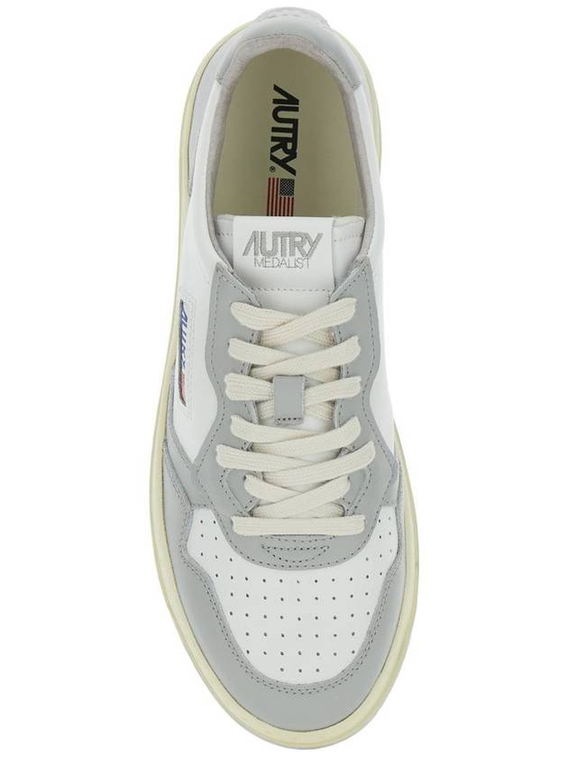 'Medalist Low' Grey Sneakers With Side Logo In Leather Man - AUTRY - BALAAN 4