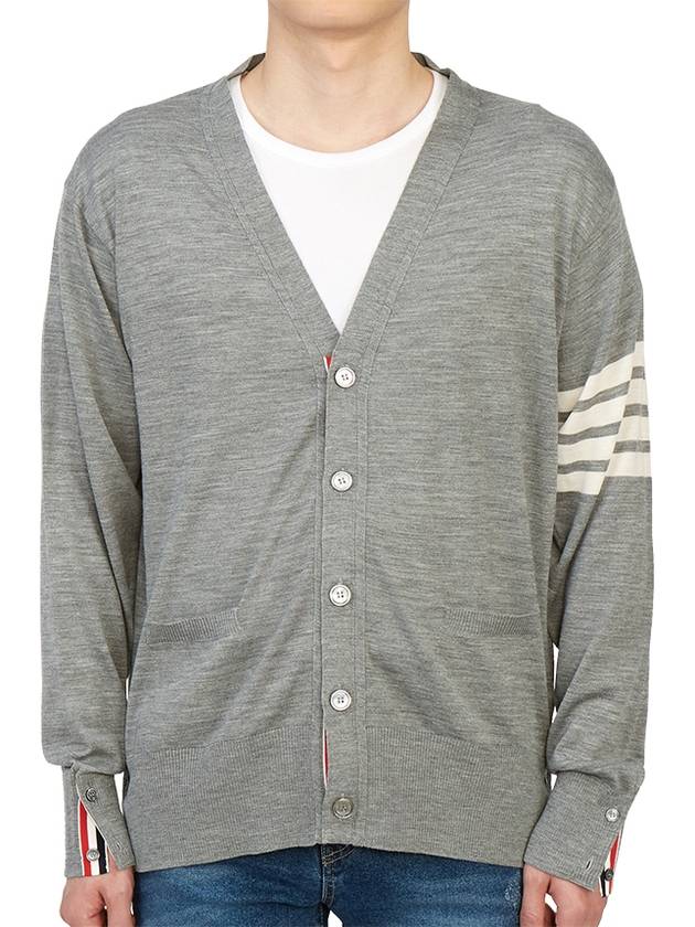 Men's Sustainable Classic Diagonal Wool Cardigan Pale Grey - THOM BROWNE - BALAAN 3