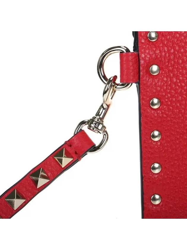 Rockstud Envelope Clutch Bag Red - VALENTINO - BALAAN.