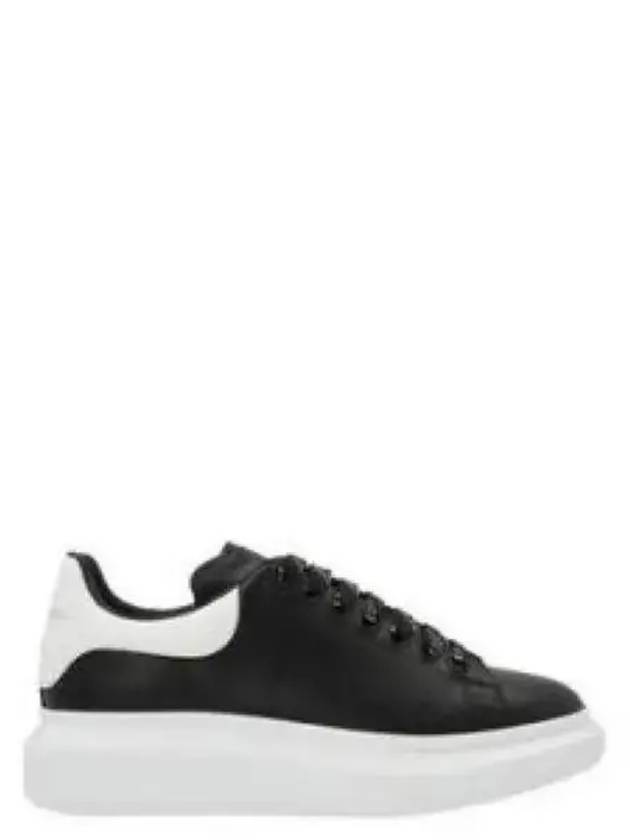 Oversized Leather Tab Low Top Sneakers Black - ALEXANDER MCQUEEN - BALAAN 2