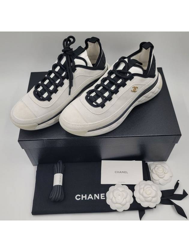 Mixed fiber white sneakers gold G45332 - CHANEL - BALAAN 8